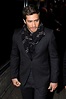 Jake Gyllenhaal Patterned Scarf | Jake gyllenhaal, Fashion, Dapper ...
