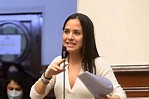 Sigrid Bazán insiste en nueva Constitución tras GOLPE DE ESTADO ...