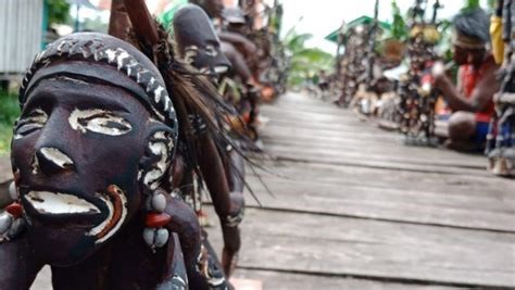 Contoh seni rupa Papua