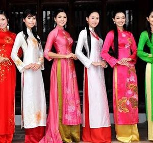 Pakaian Tradisional Vietnam Yang Dipakai Pada Acara Pesta di Indonesia