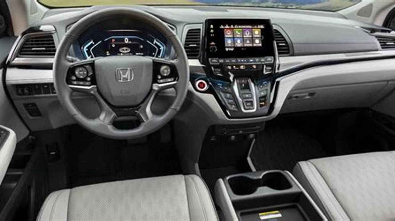 2024 Honda Odyssey Touring Interior