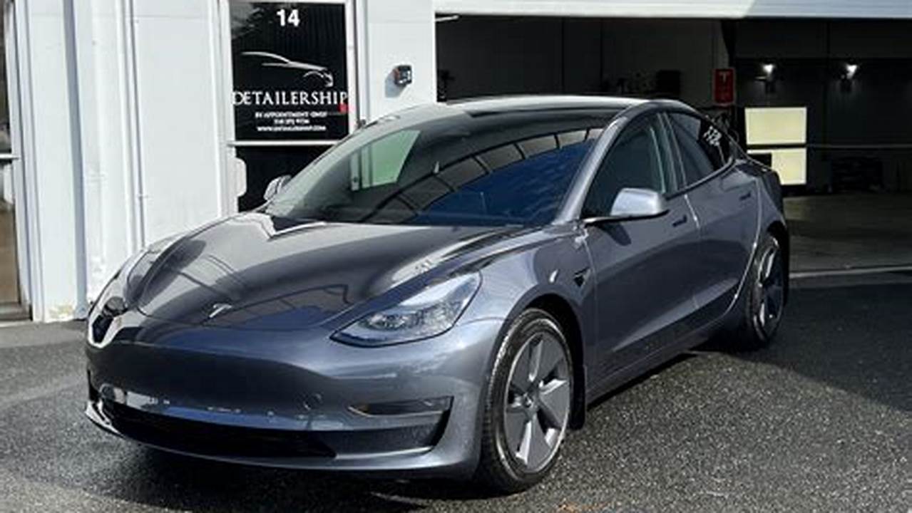 2024 Tesla Model 3 Grey