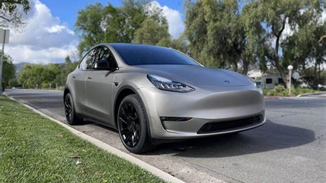 2024 Tesla Model Y Gray