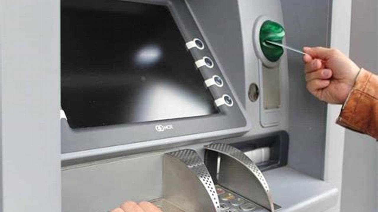 ATM Dan Bank, Kuliner