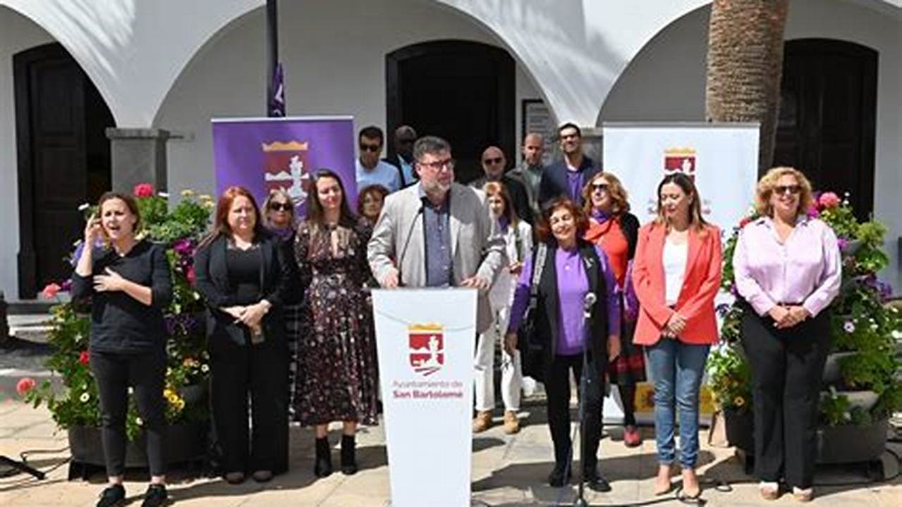 Además, Se Llenó De Críticas Y Reivindicaciones., 2024