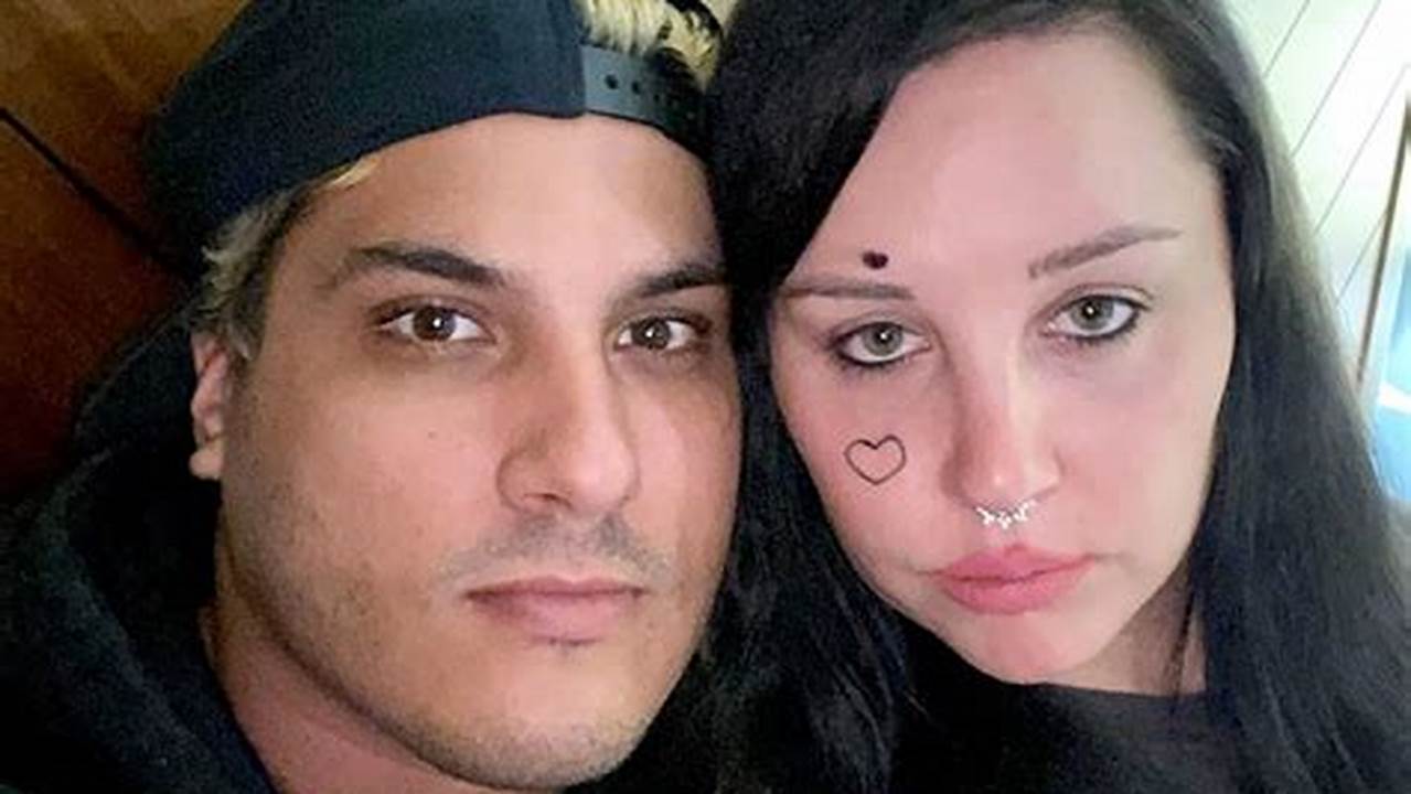 Amanda Bynes And Her Fiancé, Paul Michael, Have Dropped A New Song., 2024