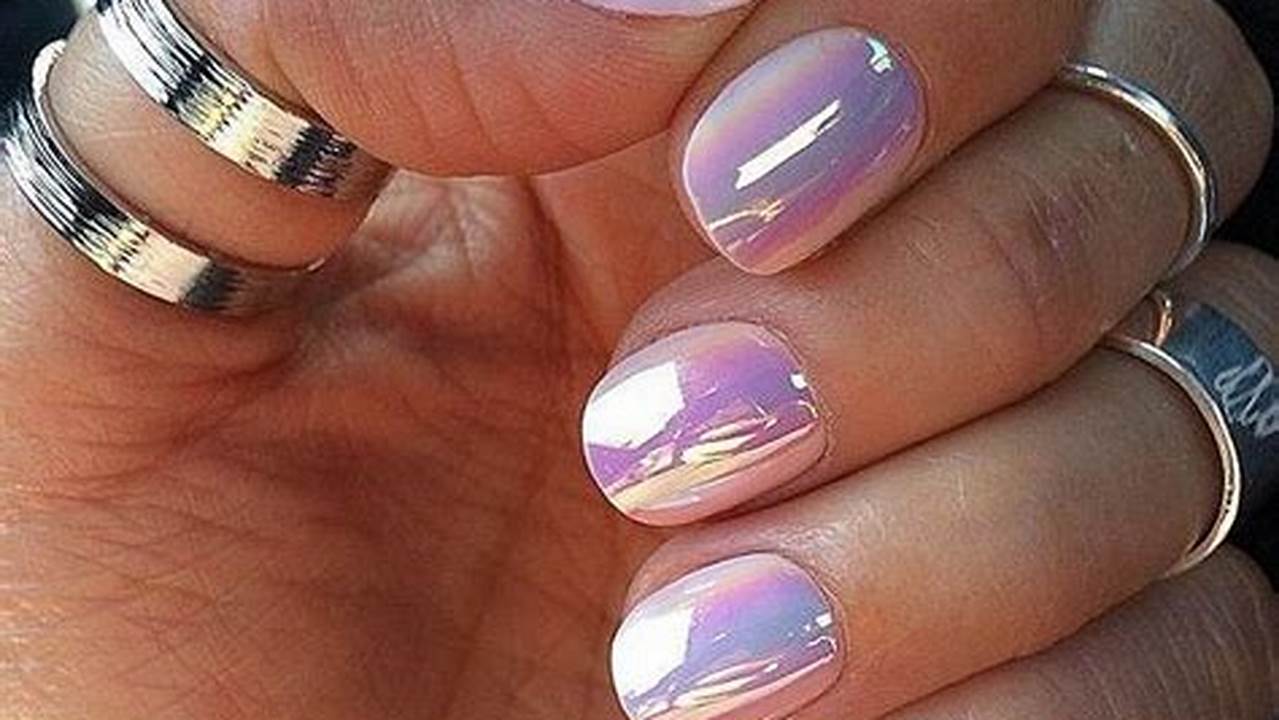 Are Chrome Nails In For 2024?, 2024
