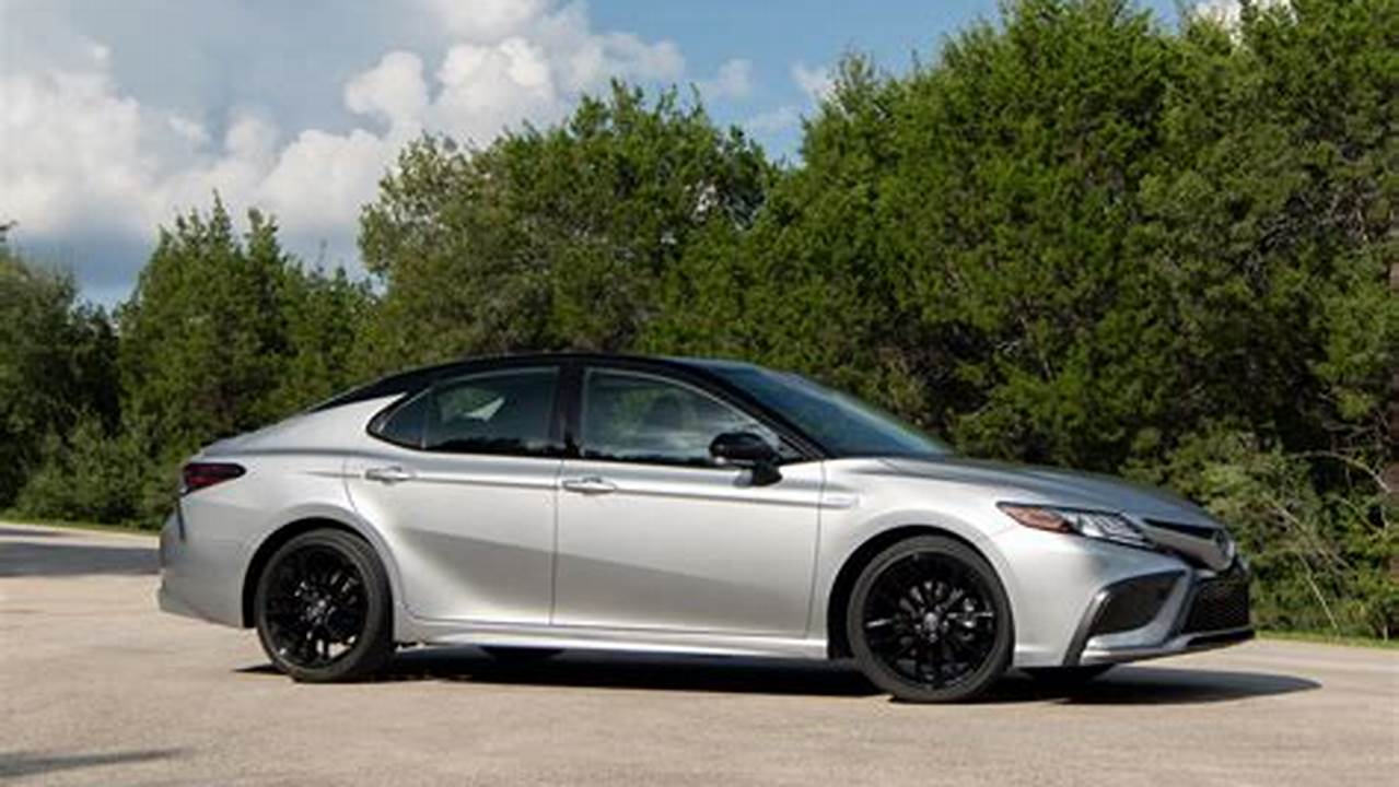 Camry Xse’s Powerful Stance And Captivating Style Announce Your Arrival With Authority., 2024