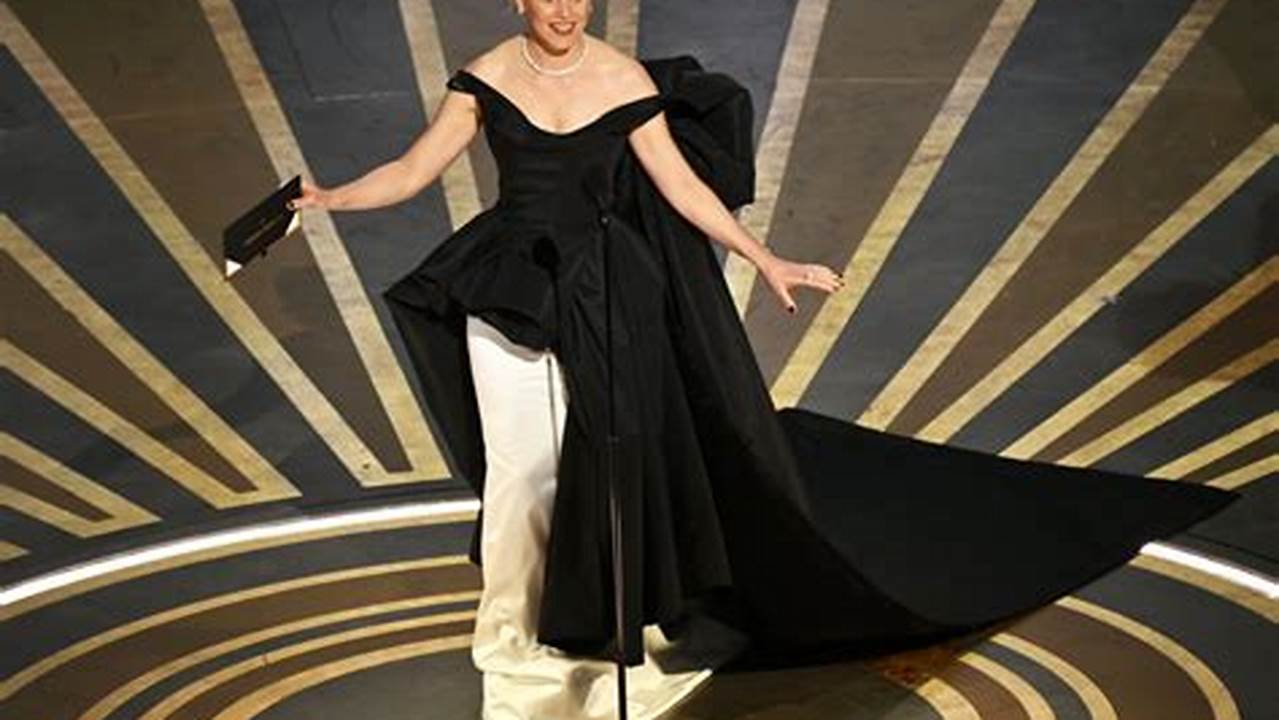 Elizabeth Banks Trips Oscars 2024