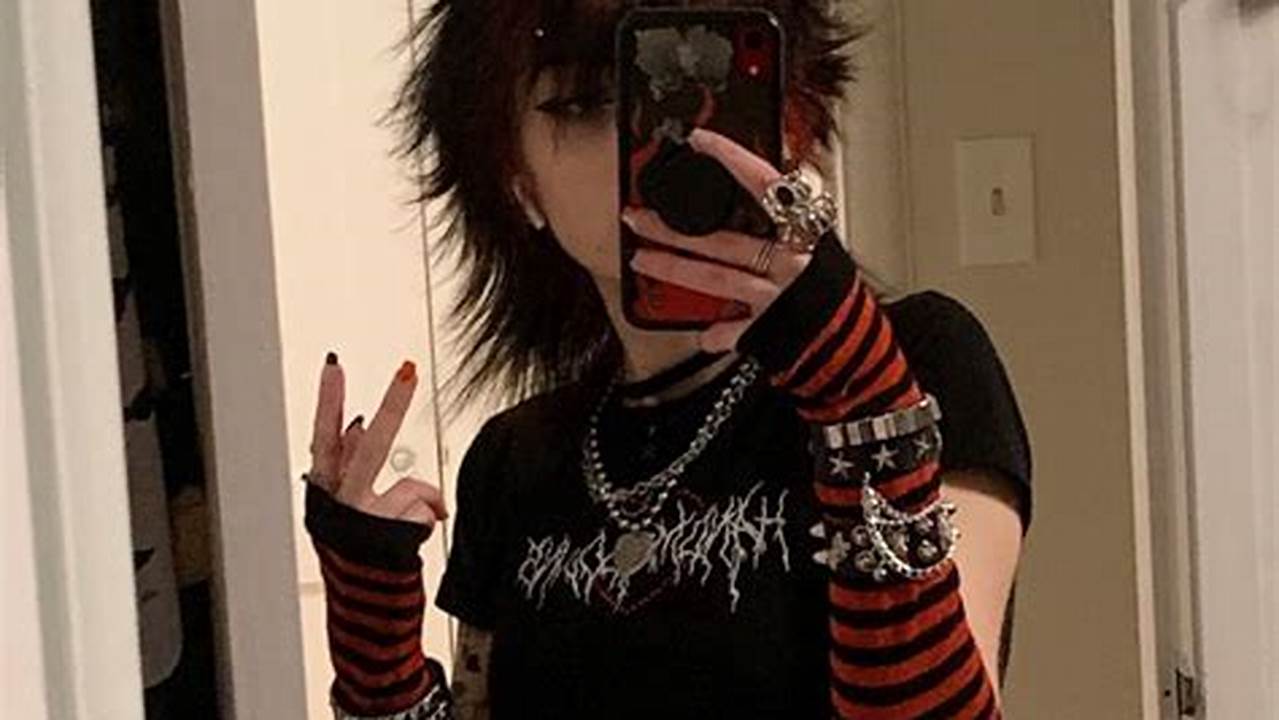 Emo Fashion 2024