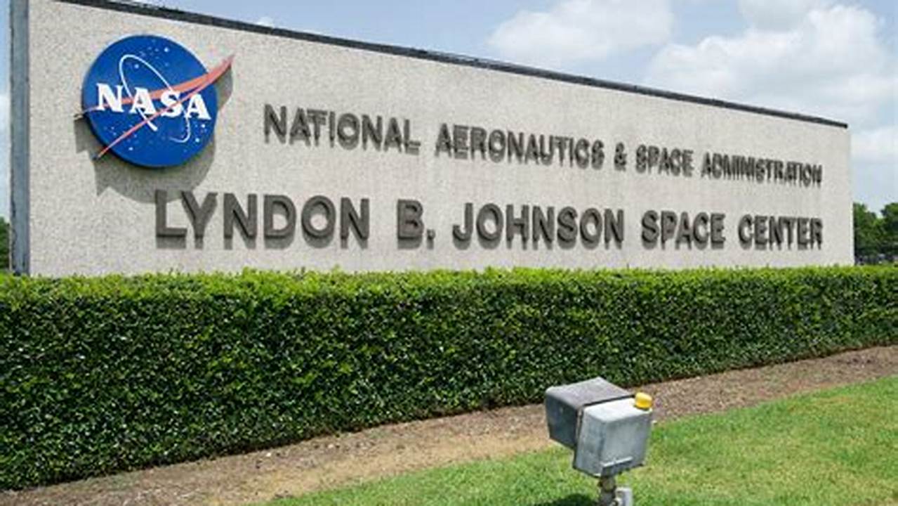 Johnson Space Center Leadership