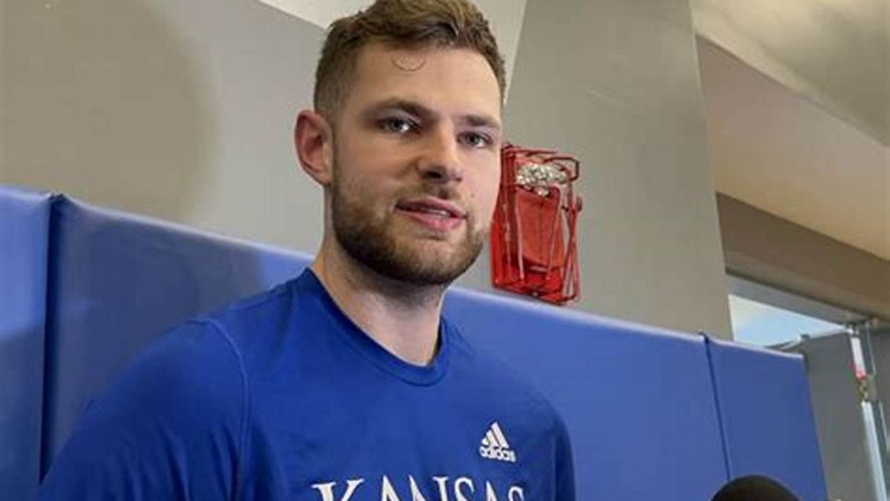 Kansas Big Man Hunter Dickinson Didn’t Play In The Big 12 Tournament, And His Health Has Been A Concern For The Jayhawks., 2024