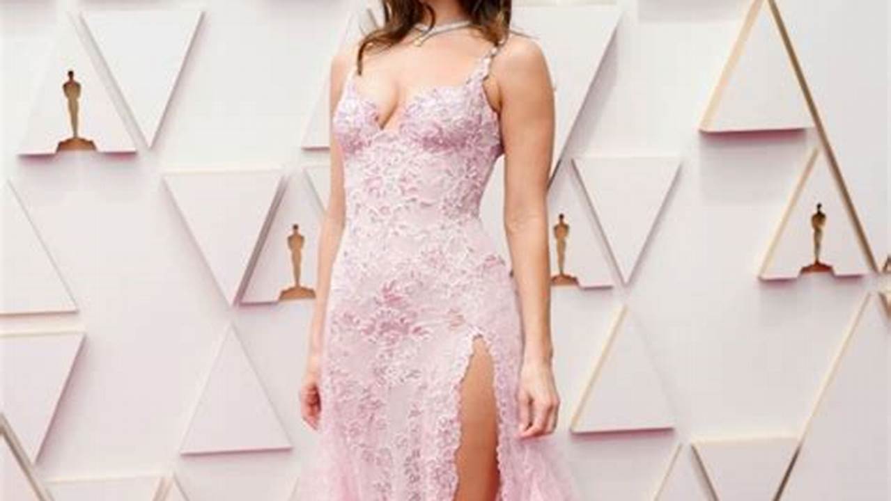 Lady In White Dress At Oscars 2024