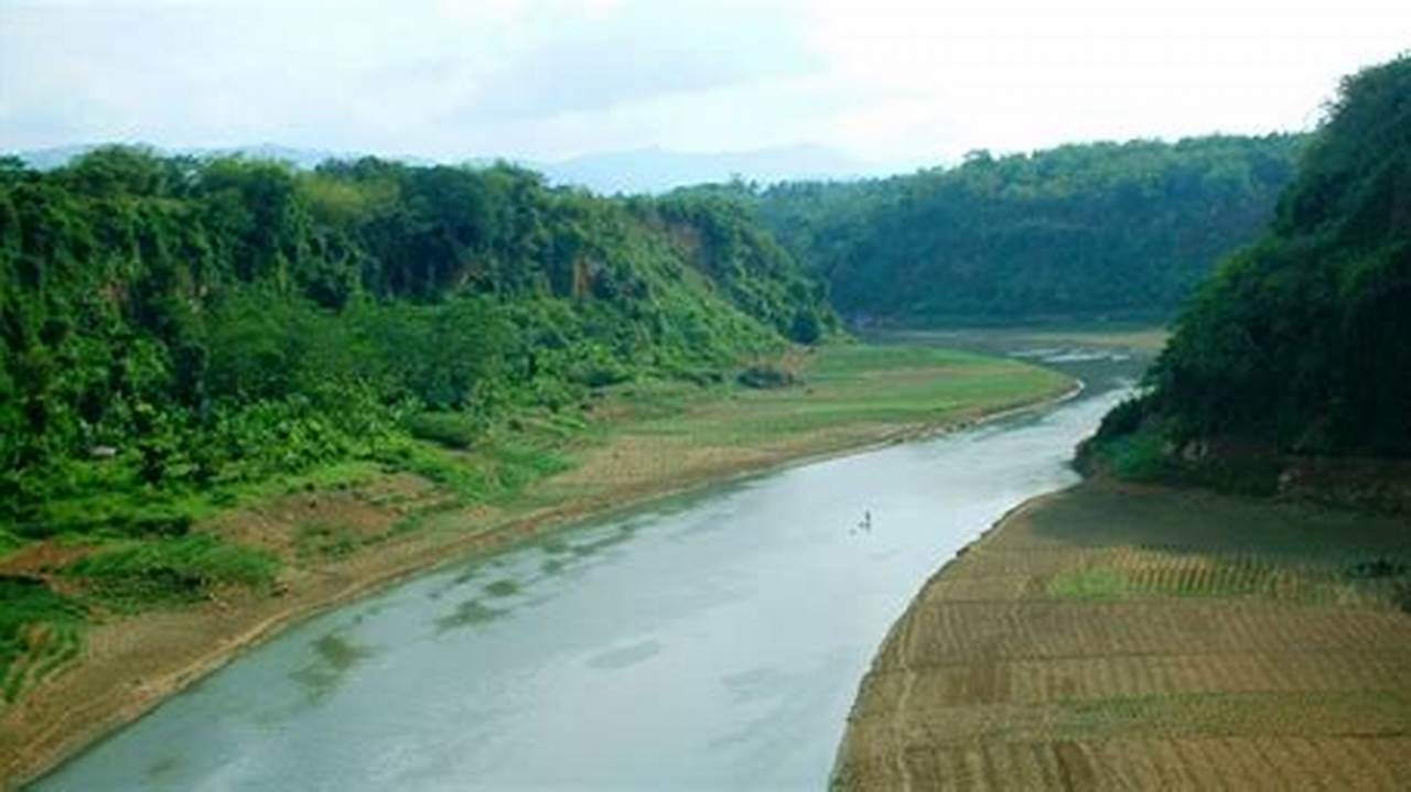 Merupakan Sungai Yang Penting Bagi Masyarakat Di Sekitarnya, Sungai Terpanjang