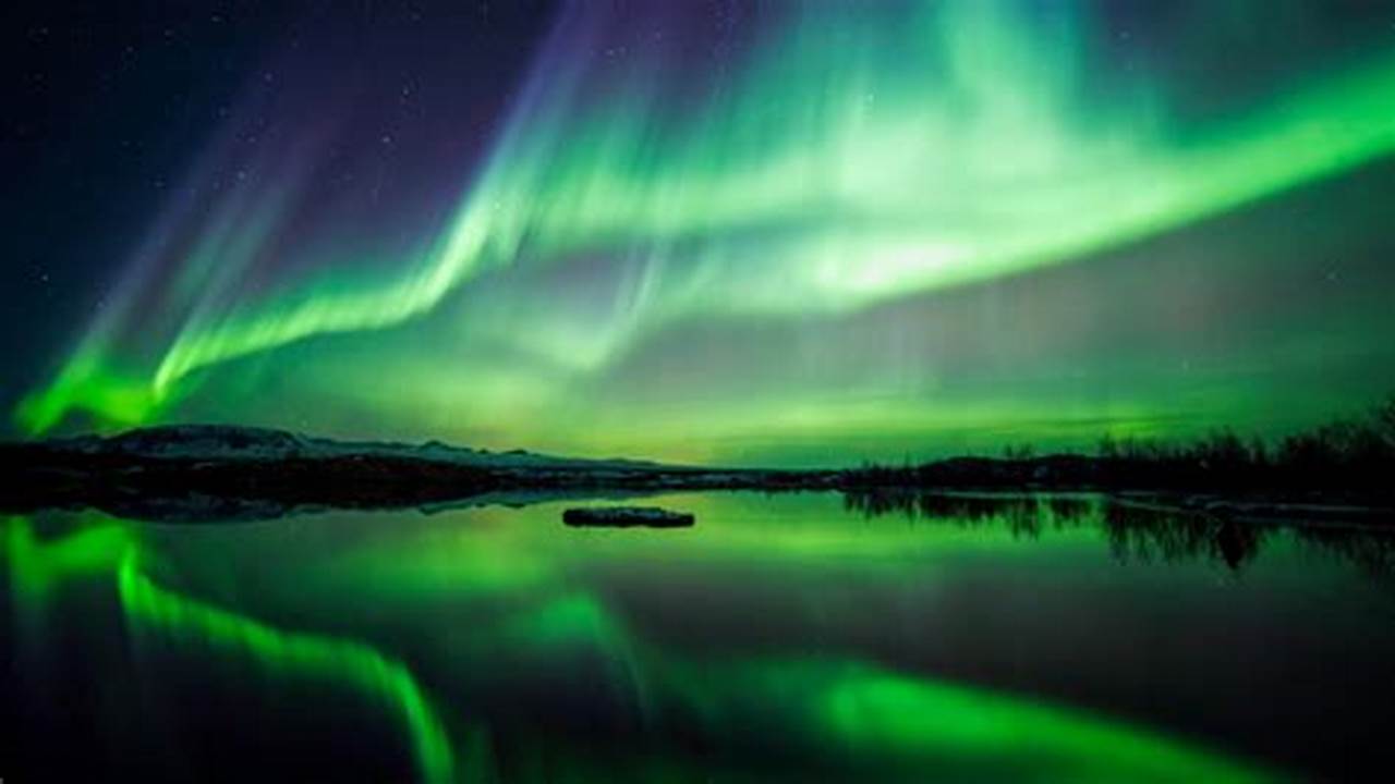 Northern Lights Iceland December 2024