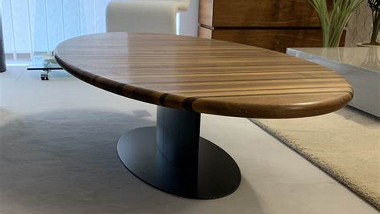 Ovaler Couchtisch aus Holz - die perfekte Ergänzung für Ihr Wohnzimmer