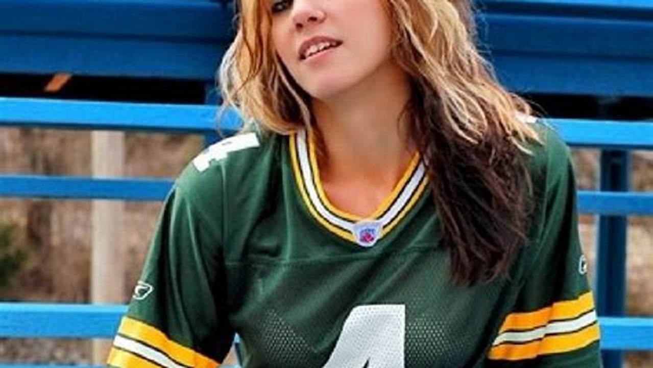 Packers Water Girl 2024