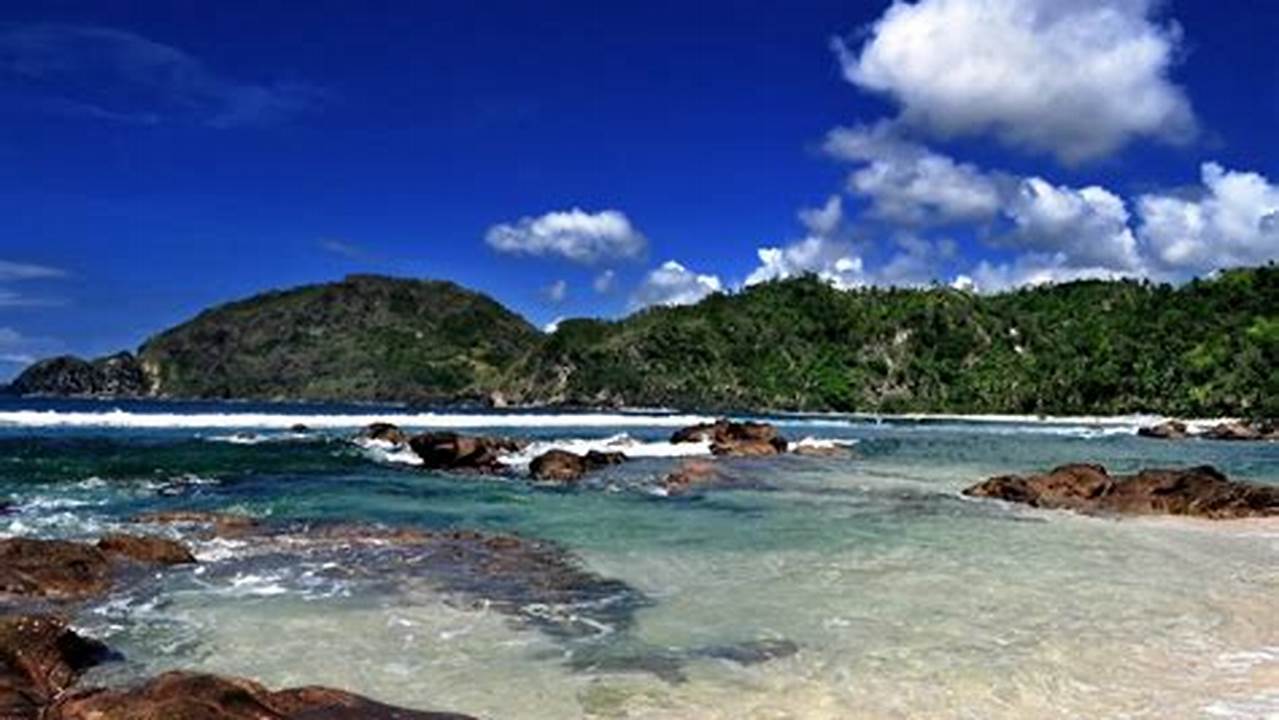 Pantai Berpasir Putih, Wisata