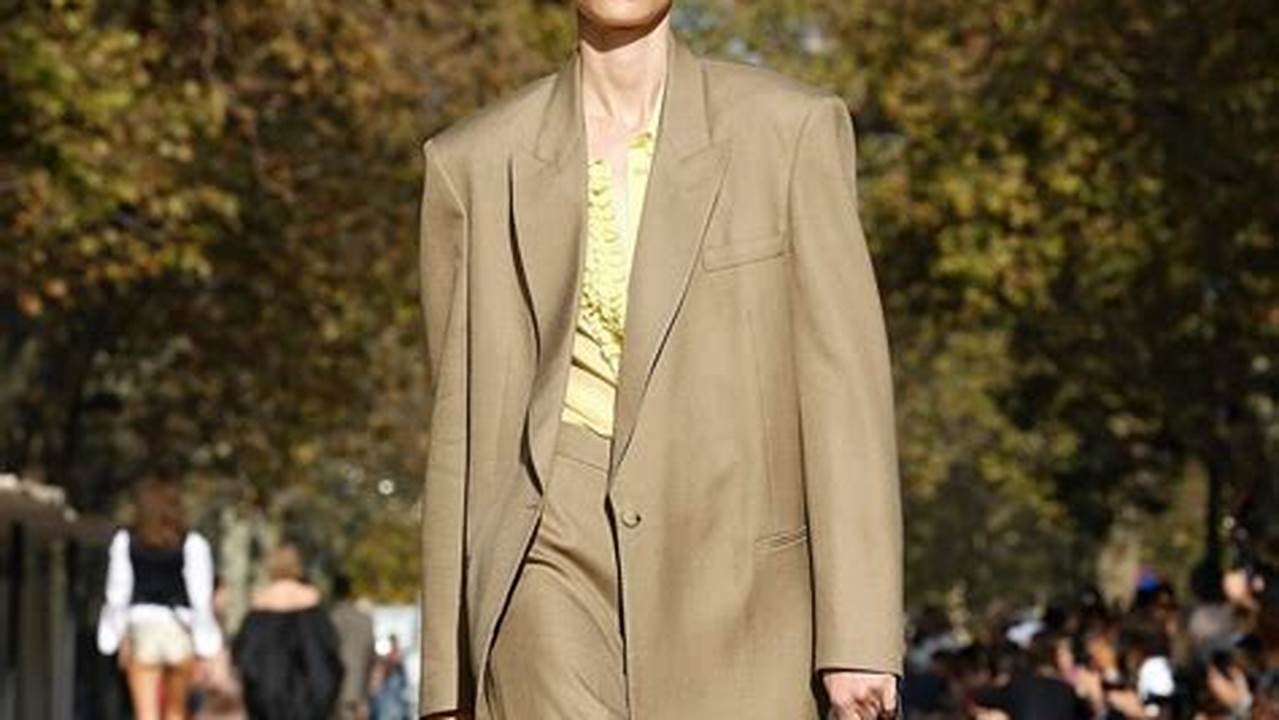 Stella Mccartney Paris Fashion Week 2024