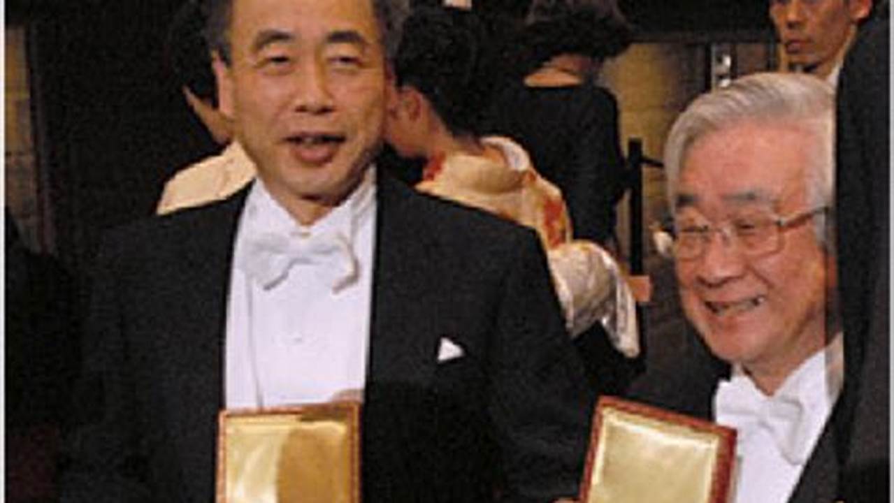 Teori Kobayashi-Maskawa, Peraih Nobel