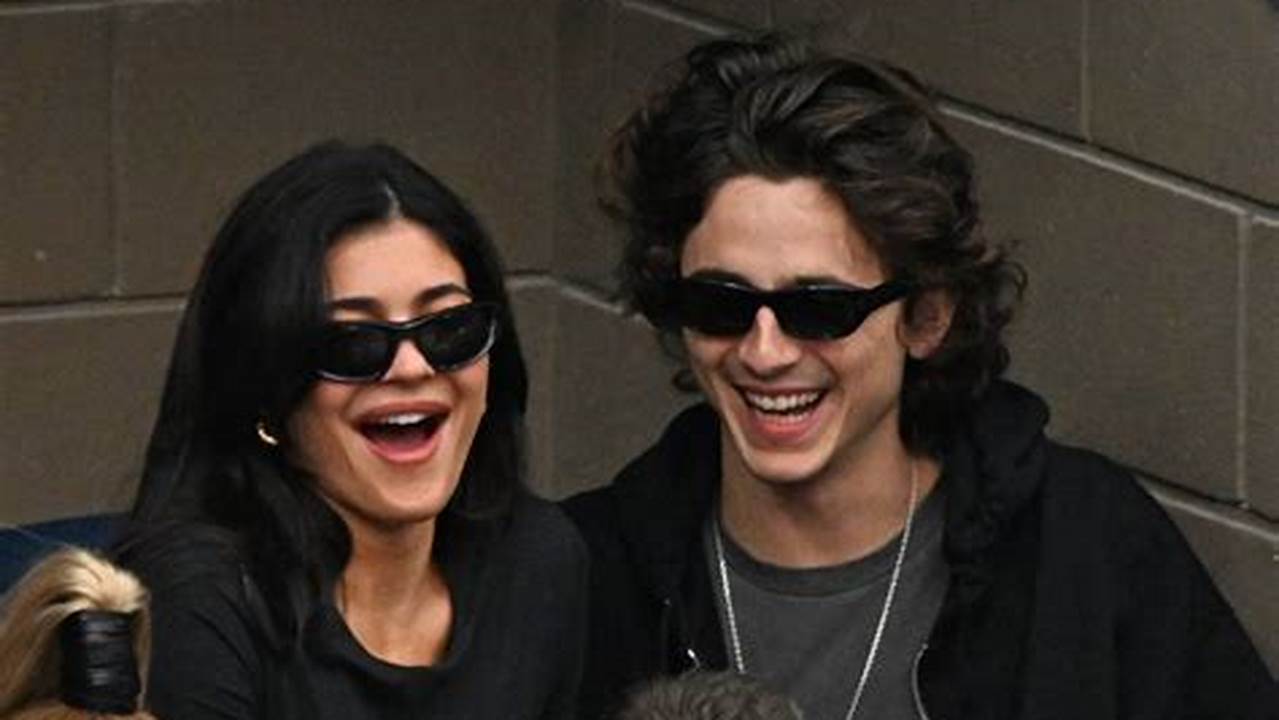 Timothée Chalamet And Kylie Jenner Are Now Awards Show Official, 2024