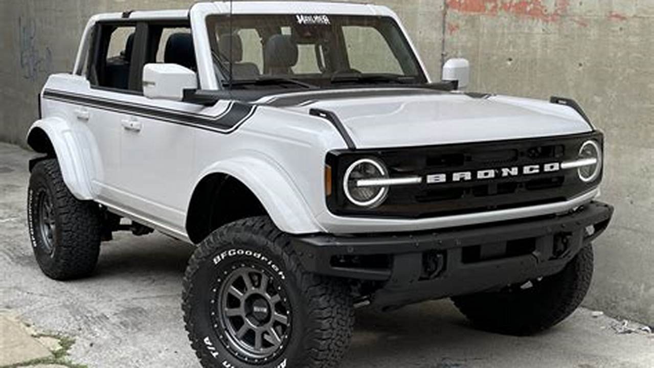 White 2024 Ford Bronco