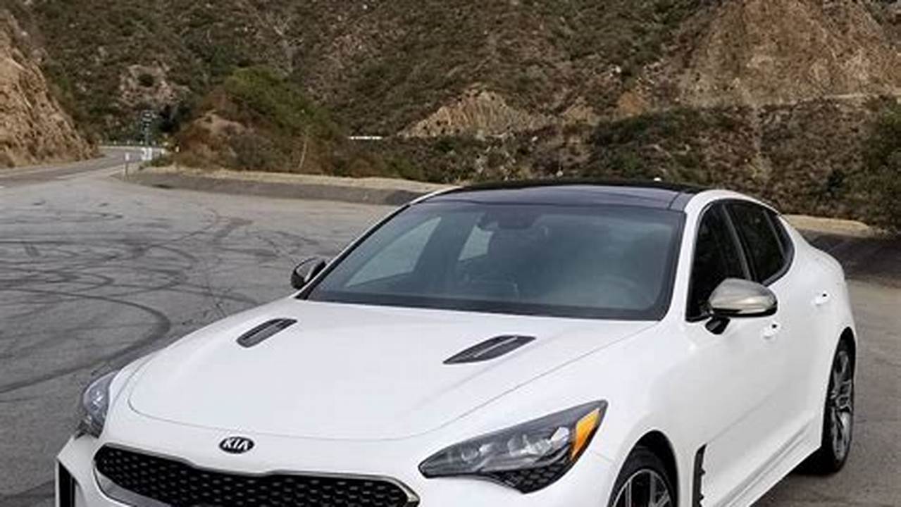 White Kia Stinger 2024