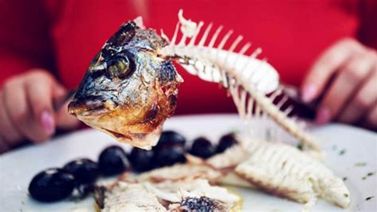 Cara Tepat Menangani Duri Ikan yang Tertusuk di Tenggorokan