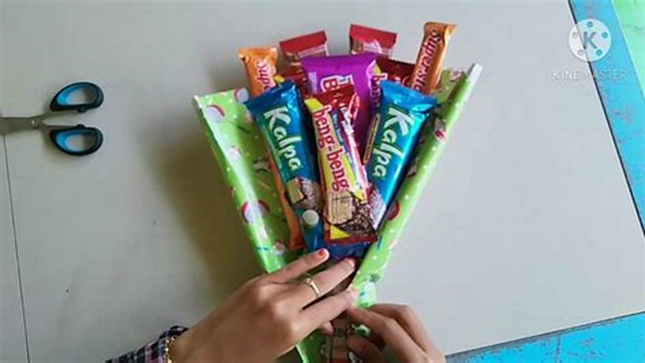 Cara Unik Merangkai Buket Snack dari Kertas Kado