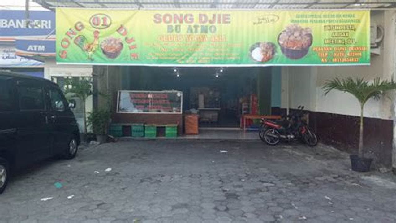 Nikmati Sensasi Kuliner Legendaris Yogyakarta: Gudeg Song Djie 01 Bu Atmo Godean