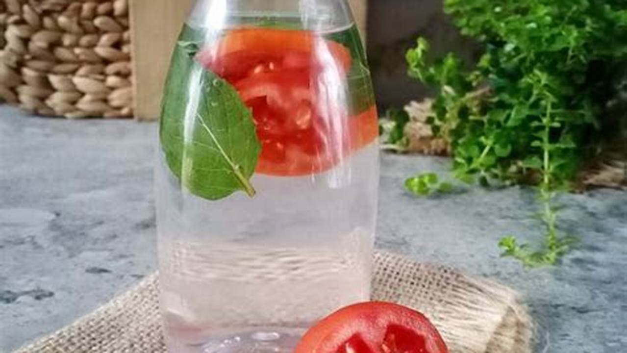 8 Manfaat Infused Water Tomat yang Jarang Diketahui