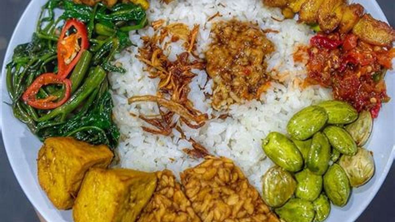 Rahasia Kelezatan Nasi Uduk Kota Intan Kelapa Gading, Kuliner Betawi yang Menggugah Selera