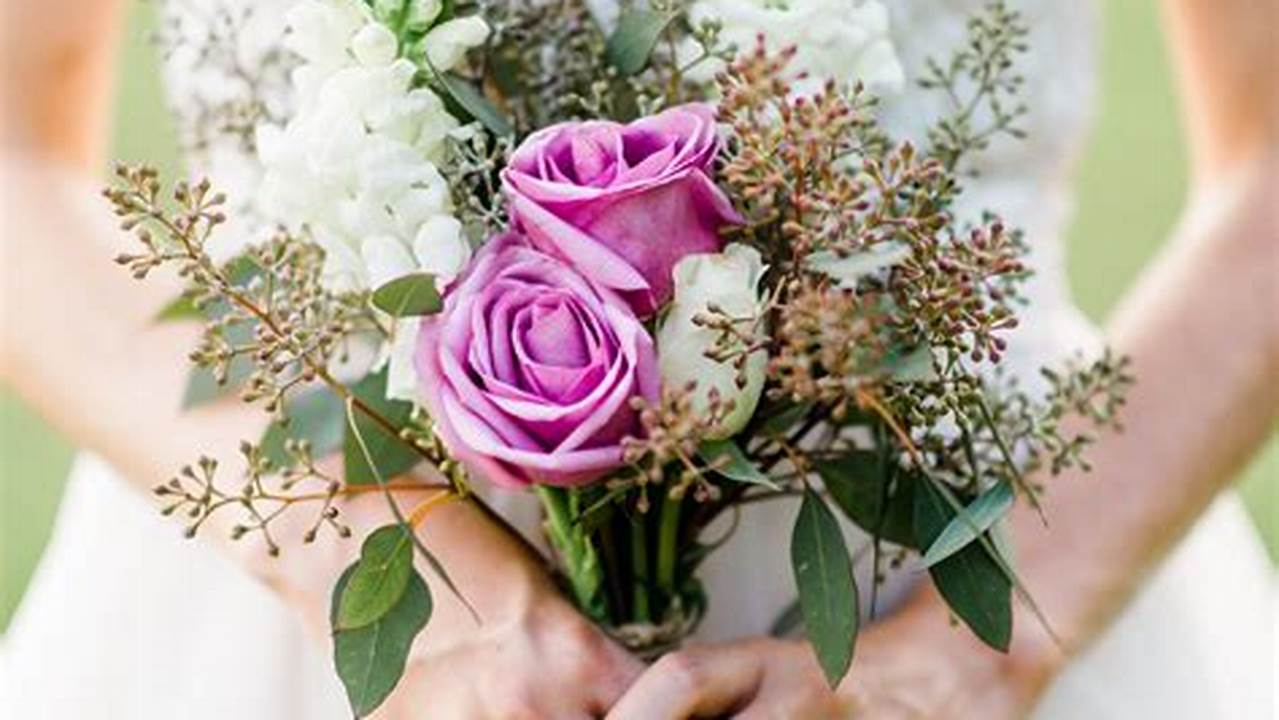 Small Wedding Bouquets: A Guide to Creating Exquisite Bridal Arrangements