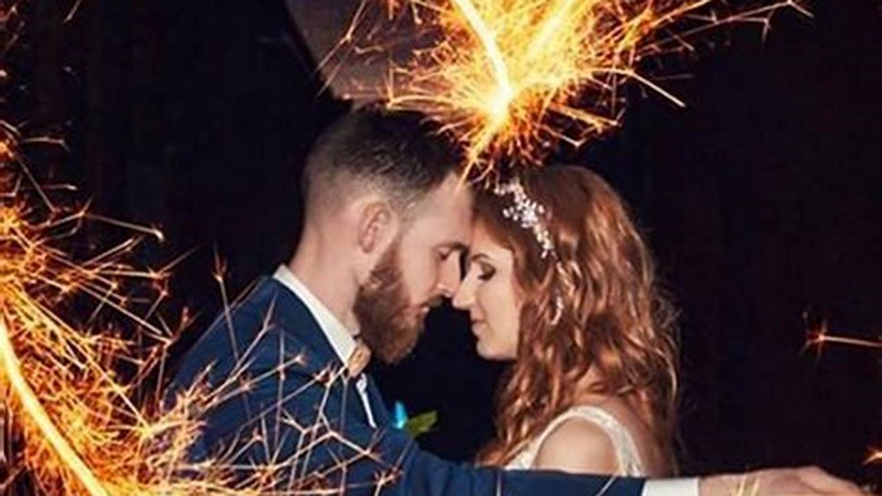 Spark Up Your Wedding Photos: Ultimate Guide to Dazzling Sparklers Photography