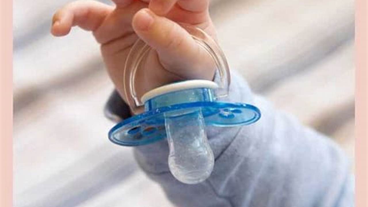 Pacifiers: Time to Replace? Expert Tips for Transitioning Your Baby