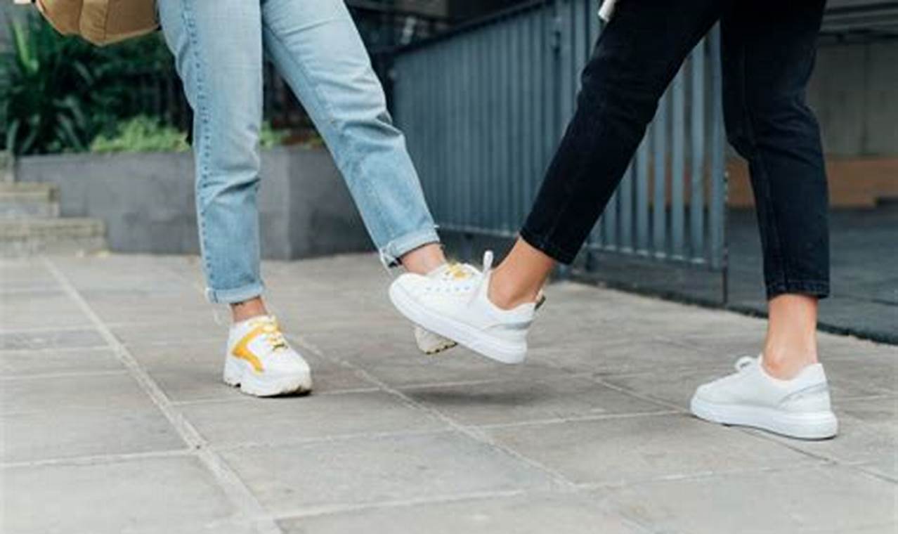 12 rekomendasi sneakers putih branded terbaik di