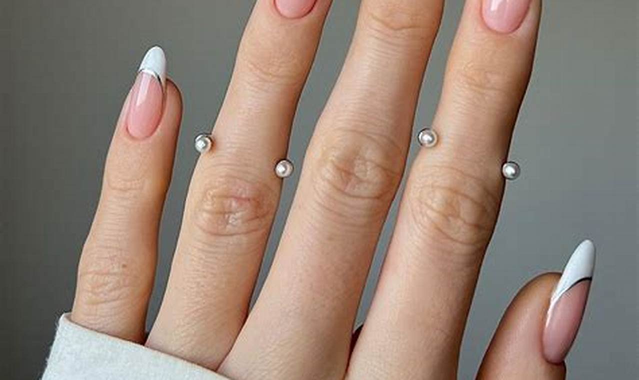 2024 French Tip Nail Trends