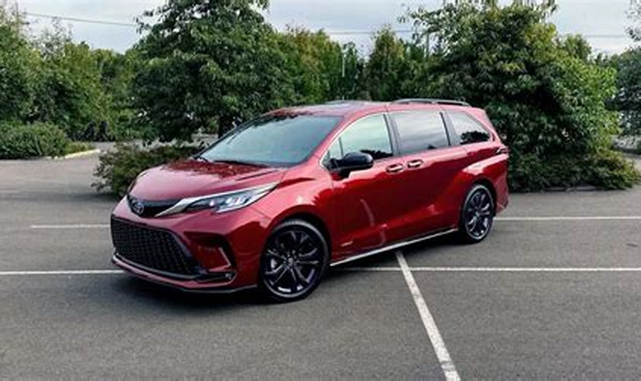 2024 Toyota Sienna Images
