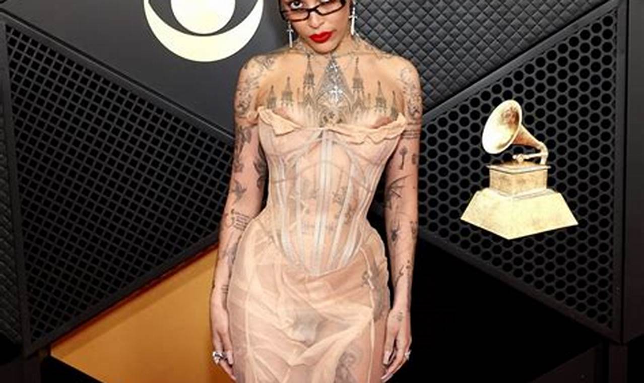 Doja Cat 2024 Grammys Dress Up