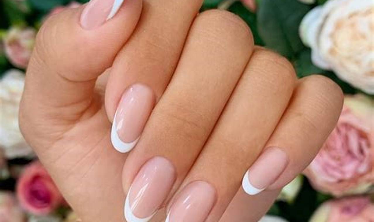 French Manicure 2024