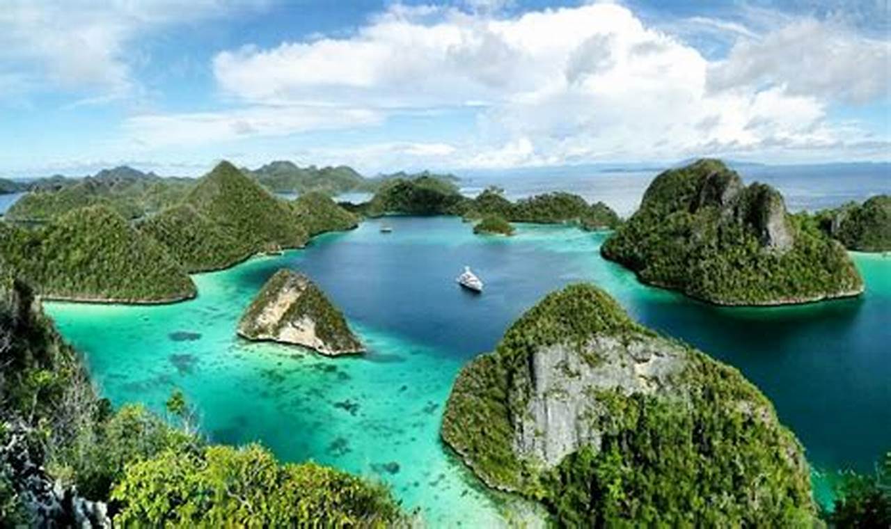 Jelajahi Alam Papua Barat: 7 Destinasi Wisata Alam yang Menakjubkan!