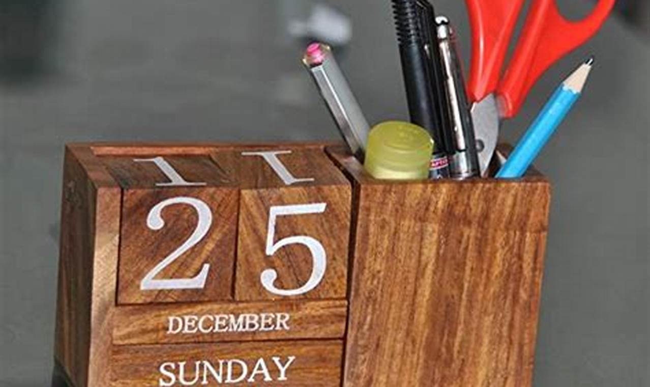 Perpetual Wooden Desk Calendar