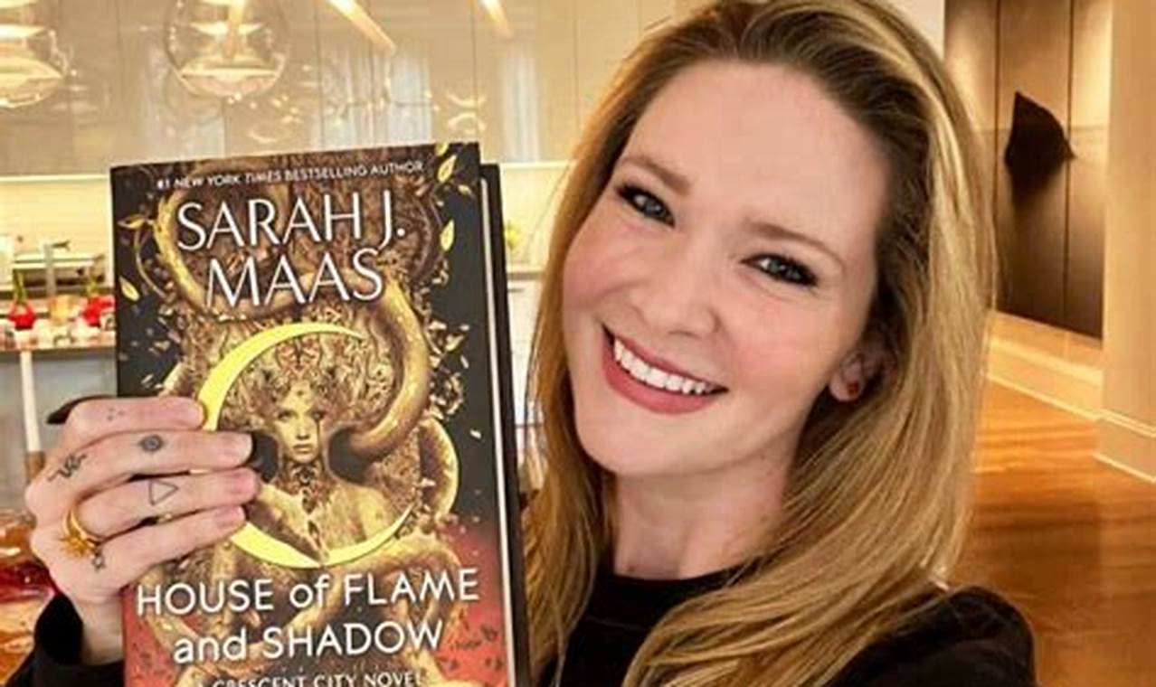 Sarah J Maas Net Worth 2024