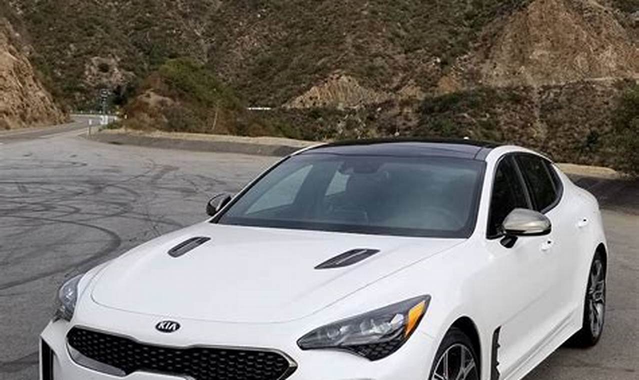 White Kia Stinger 2024