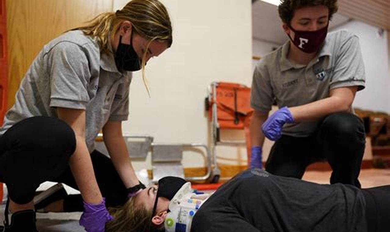 How to Become a Volunteer EMT