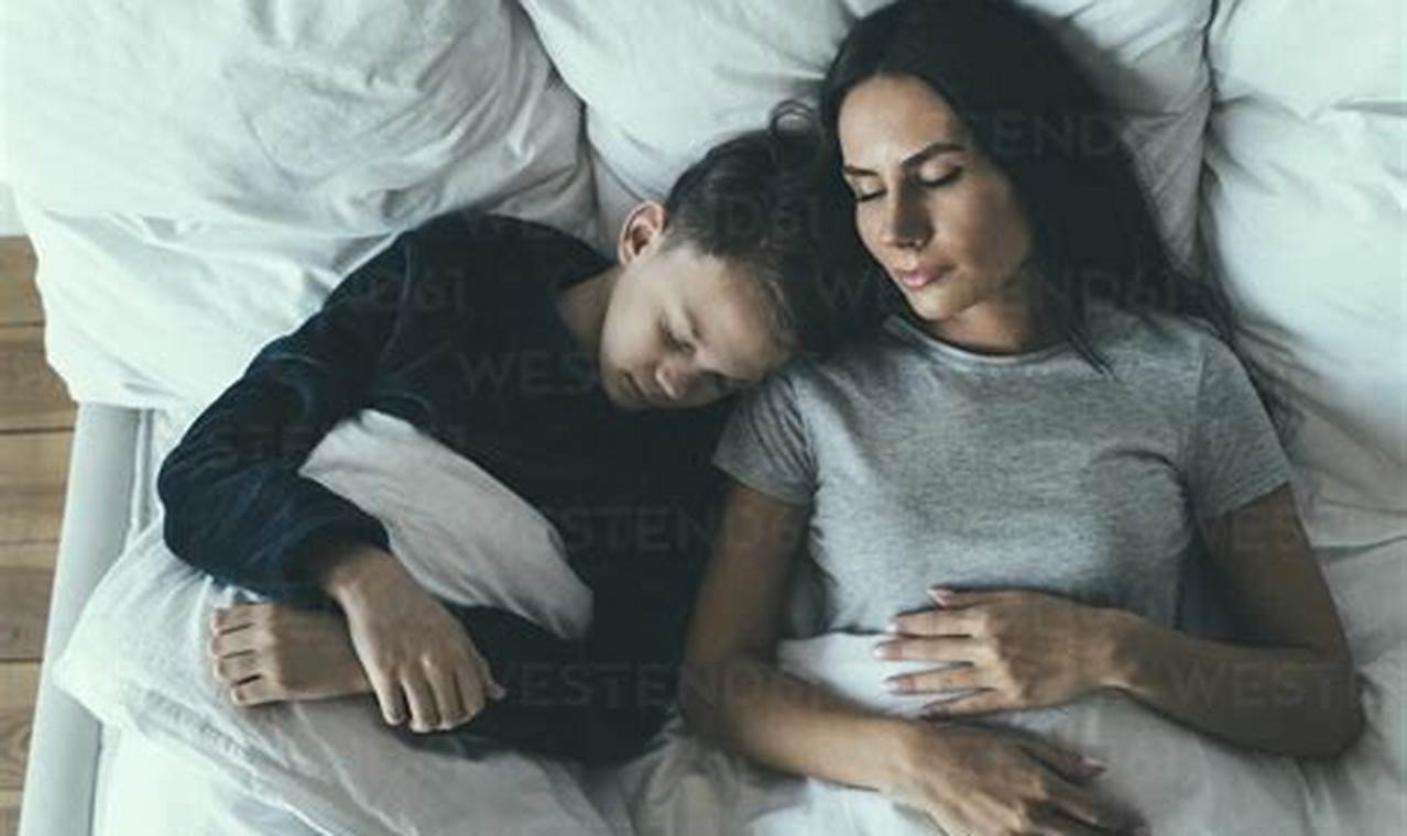 Mom And Son Sleep In Same Bed