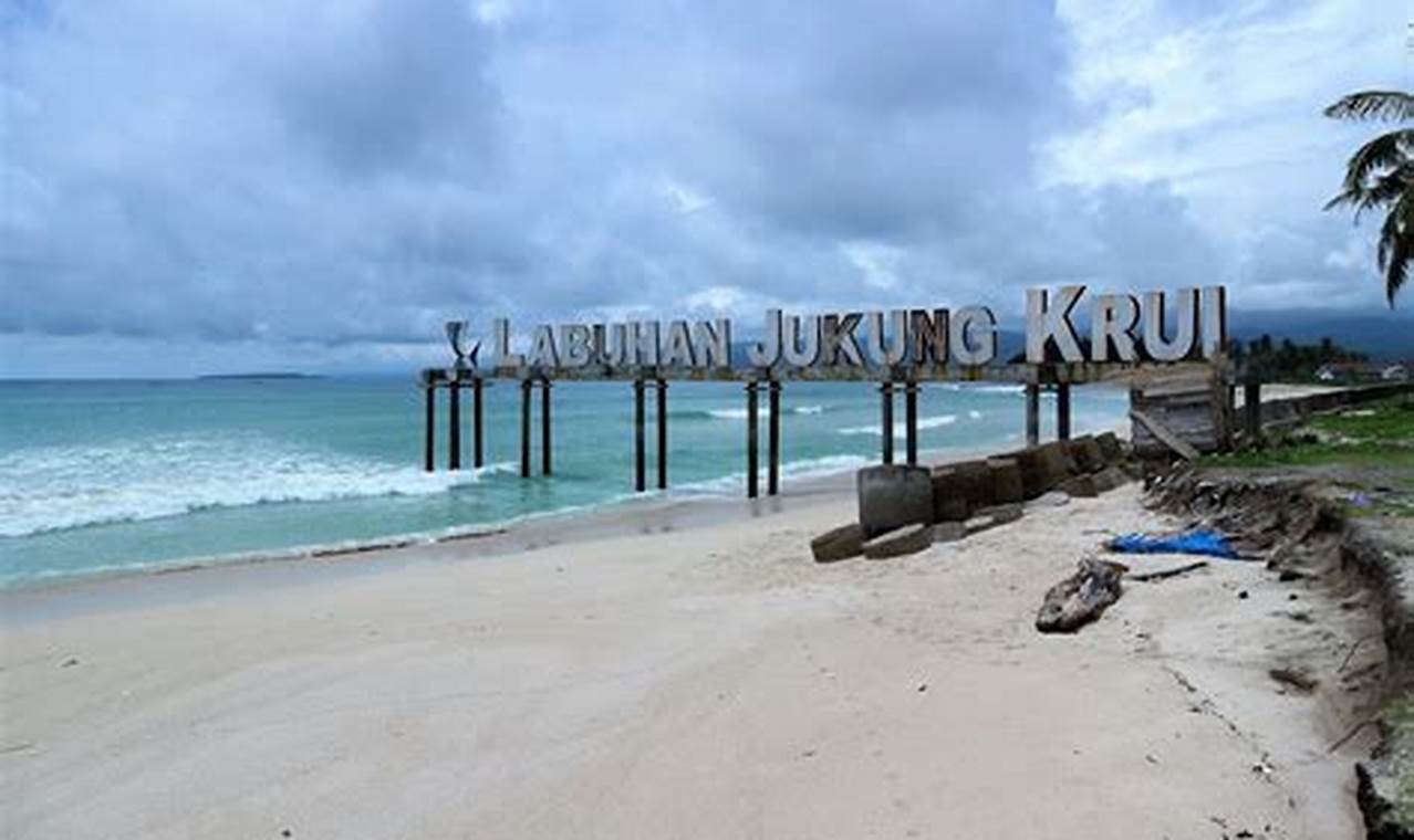 Panduan Wisata Pantai Krui Lampung: Surga Peselancar di Lampung