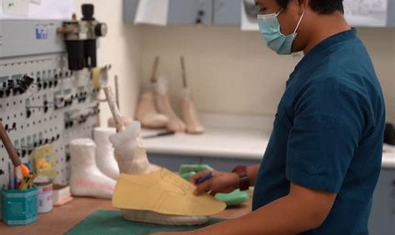 Peluang Karir di Klinik Ortotik Prostetik: Panduan untuk Sukses