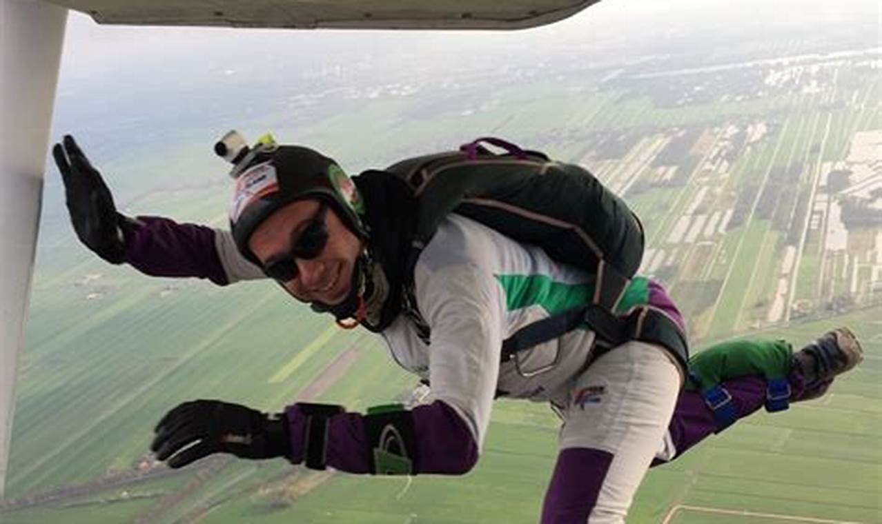 So You Want to Be a Skydive Pilot? Expert Tips and Insights