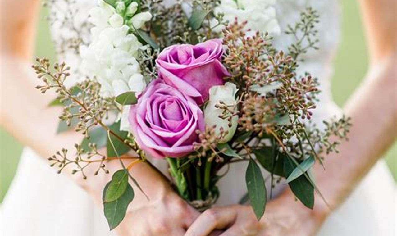 Small Wedding Bouquets: A Guide to Creating Exquisite Bridal Arrangements
